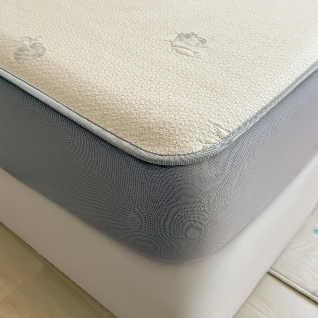 91家纺网 家纺一手货源 找家纺 多乐家纺 206新款冰豆豆防水凉感软席凉席席子 小玫瑰-床笠款