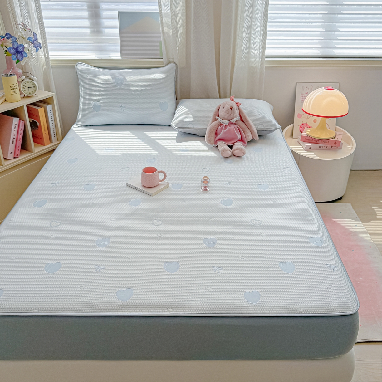 91家纺网 家纺一手货源 找家纺 多乐家纺 206新款冰豆豆防水凉感软席凉席席子 蝴蝶爱心-床笠款