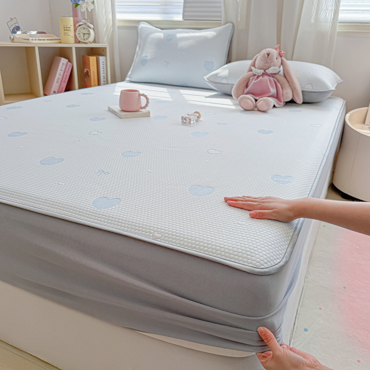 91家纺网 家纺一手货源 找家纺 多乐家纺 206新款冰豆豆防水凉感软席凉席席子 蝴蝶爱心-床笠款