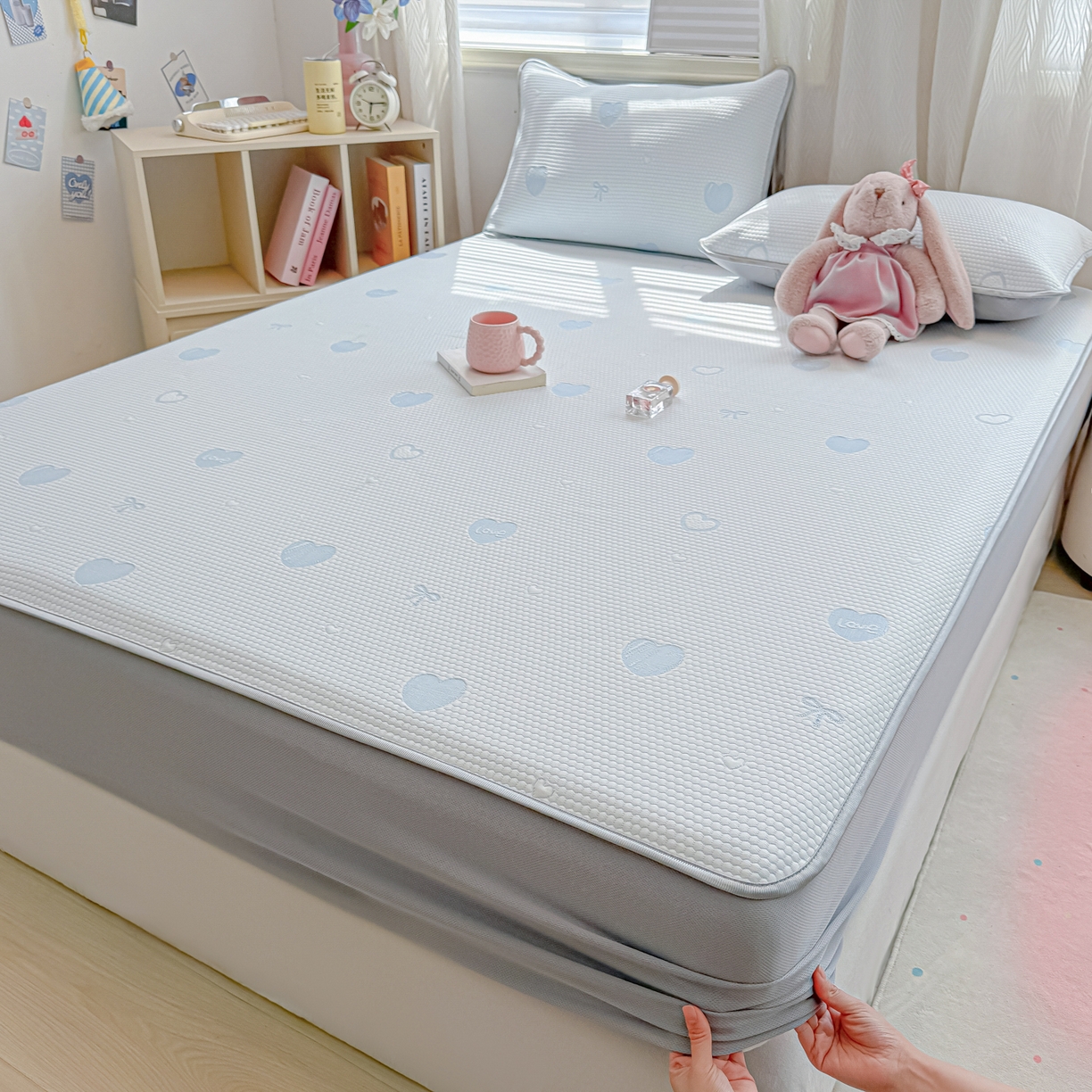 91家纺网 家纺一手货源 找家纺 多乐家纺 206新款冰豆豆防水凉感软席凉席席子 蝴蝶爱心-床笠款