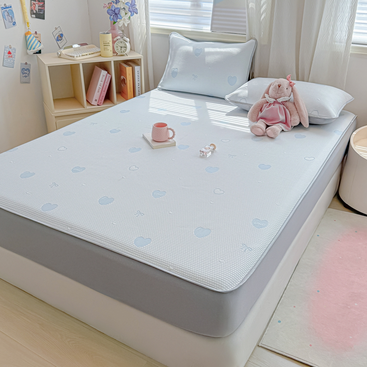 91家纺网 家纺一手货源 找家纺 多乐家纺 206新款冰豆豆防水凉感软席凉席席子 蝴蝶爱心-床笠款