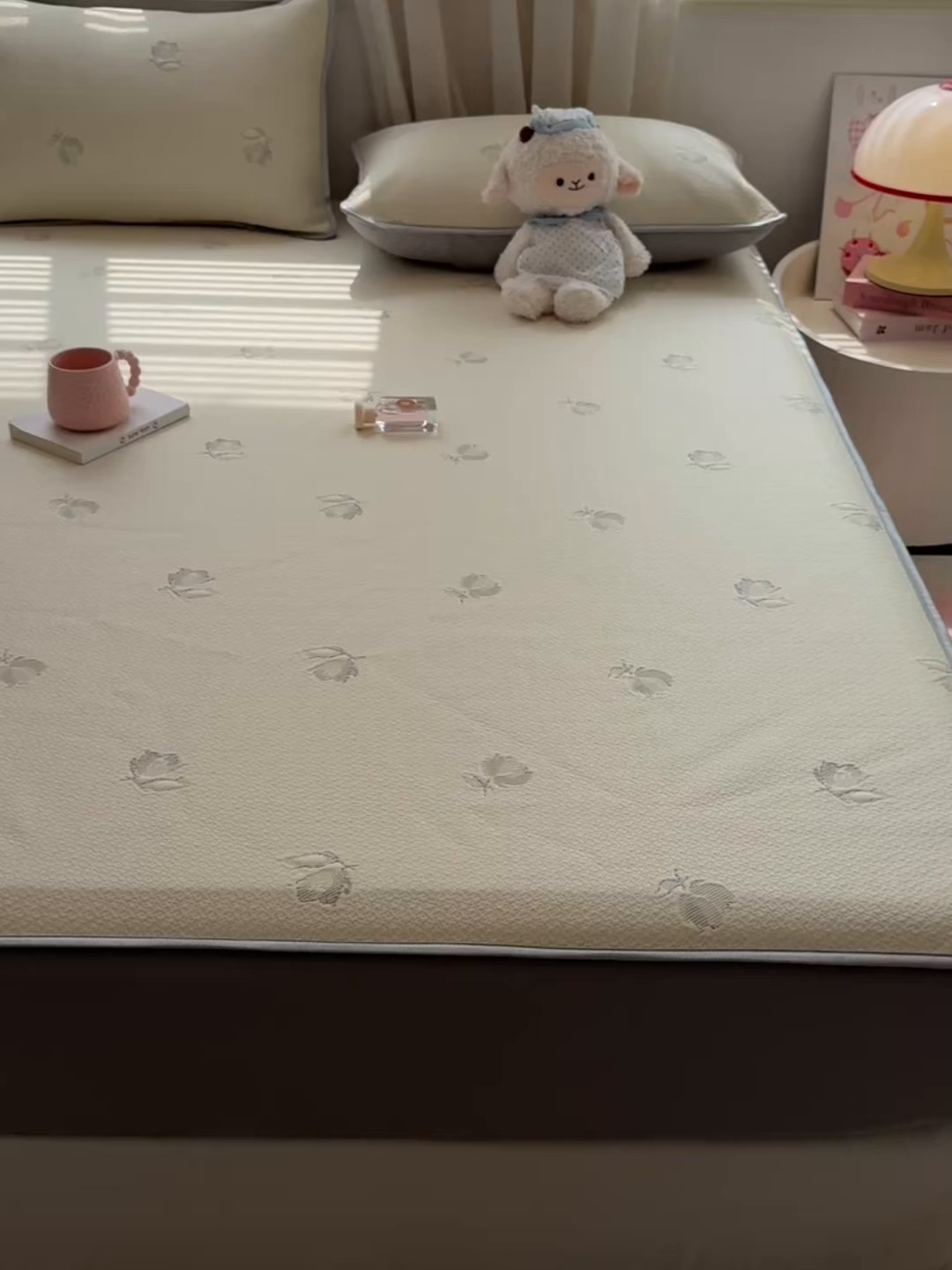 91家纺网 家纺一手货源 找家纺 多乐家纺 206新款冰豆豆防水凉感软席凉席席子 小玫瑰-床笠款