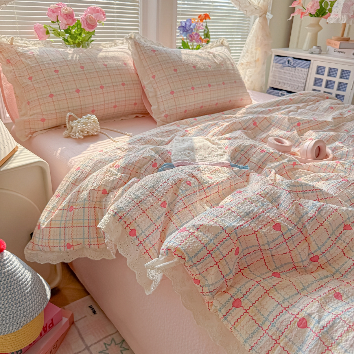 91家纺网 家纺一手货源 找家纺 玉海棠家纺 2026新款泡芙纱全棉纯棉蕾丝花边夏被-花笺系列（软乎乎的质感，治愈所有疲惫） 花笺-格格心