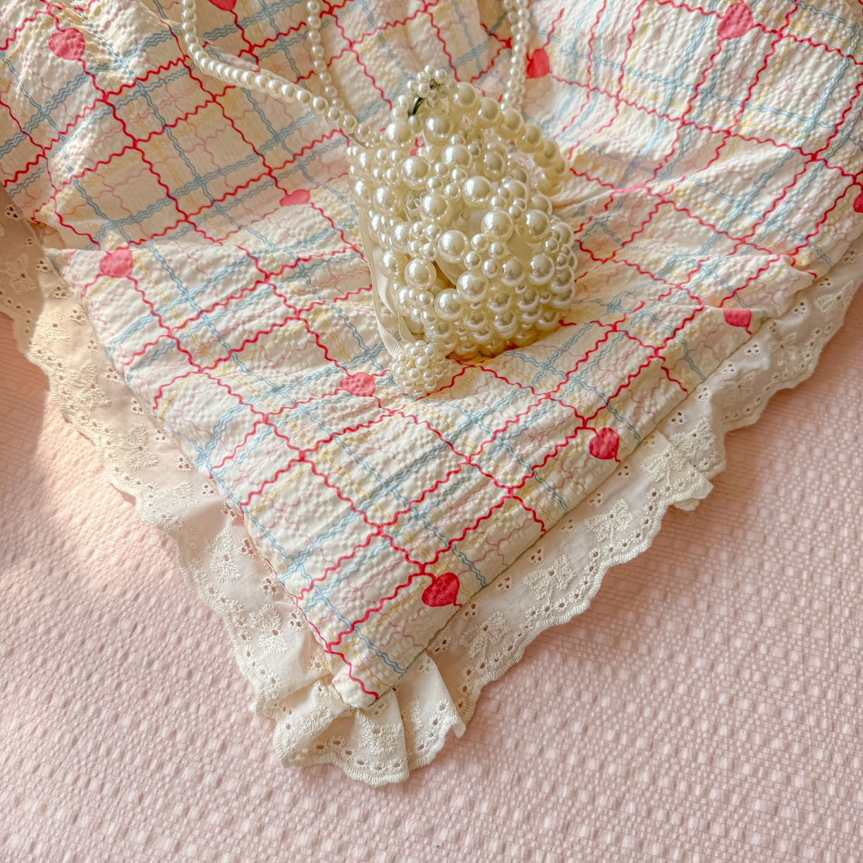 91家纺网 家纺一手货源 找家纺 玉海棠家纺 2026新款泡芙纱全棉纯棉蕾丝花边夏被-花笺系列（软乎乎的质感，治愈所有疲惫） 花笺-格格心