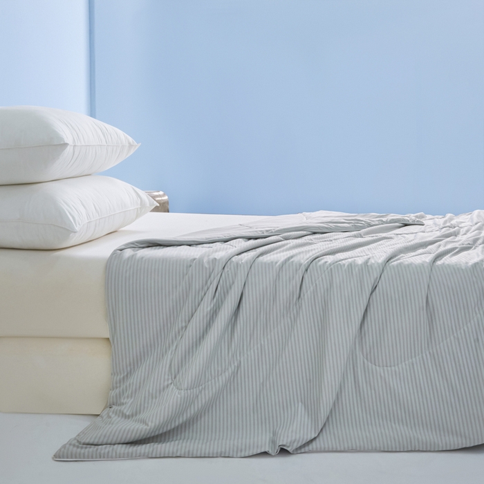 91家纺网 家纺一手货源 找家纺 库里梦家纺 2026新款100%真锦氨无印提花凉感空调被夏被夏凉被 条纹灰