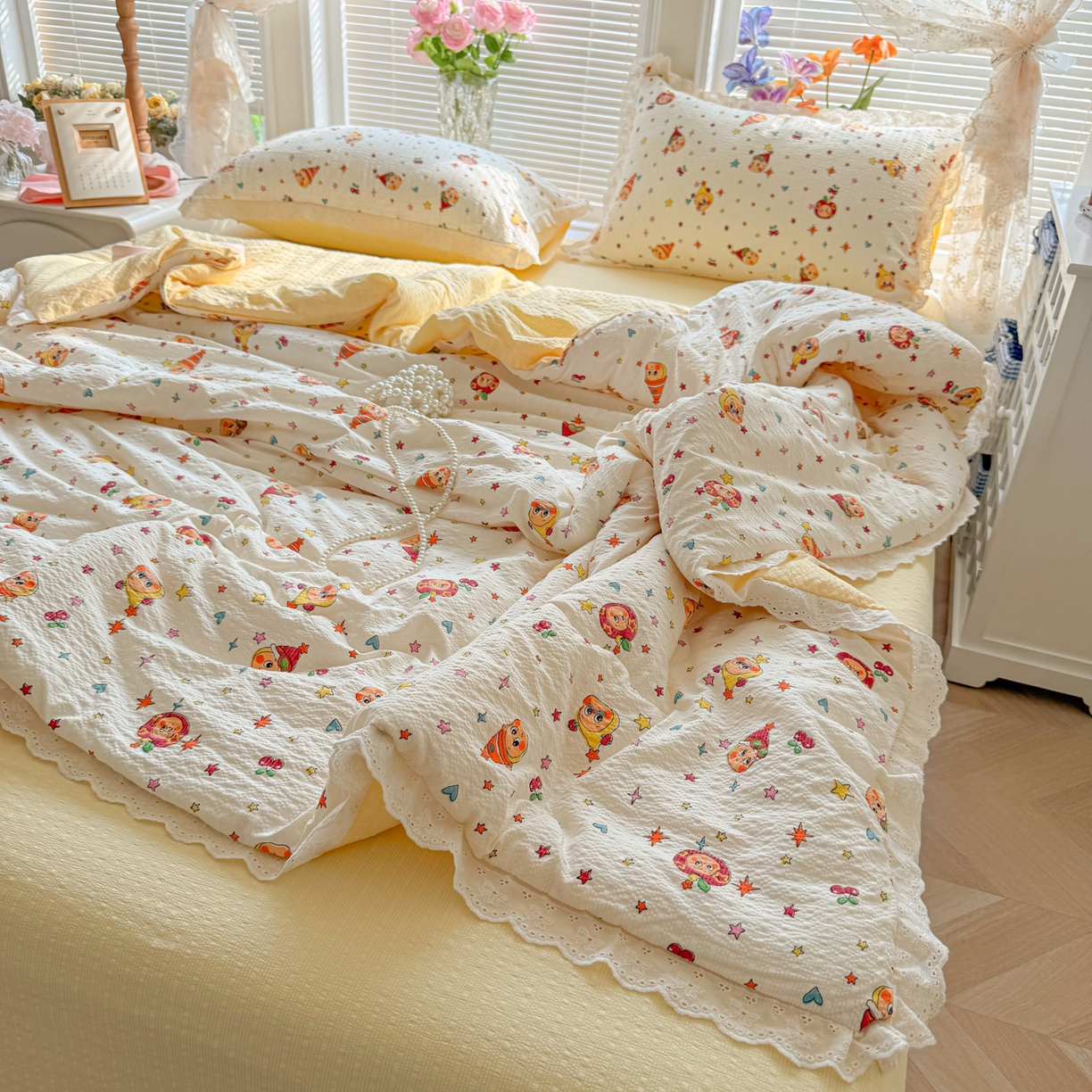 91家纺网 家纺一手货源 找家纺 玉海棠家纺 2026新款泡芙纱全棉纯棉蕾丝花边夏被-花笺系列（软乎乎的质感，治愈所有疲惫） 花笺-旧街星星