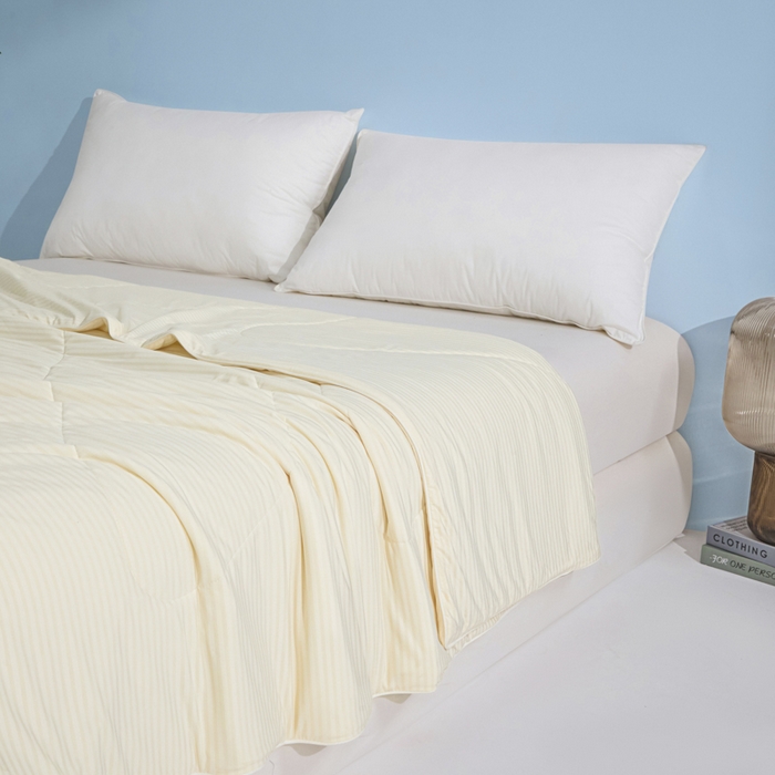 91家纺网 家纺一手货源 找家纺 库里梦家纺 2026新款100%真锦氨无印提花凉感空调被夏被夏凉被 条纹奶油黄