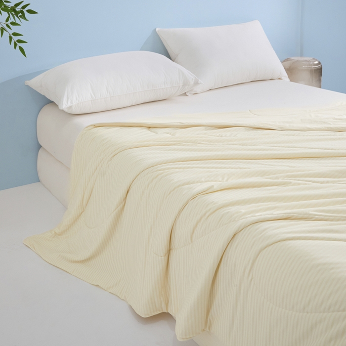 91家纺网 家纺一手货源 找家纺 库里梦家纺 2026新款100%真锦氨无印提花凉感空调被夏被夏凉被 条纹奶油黄