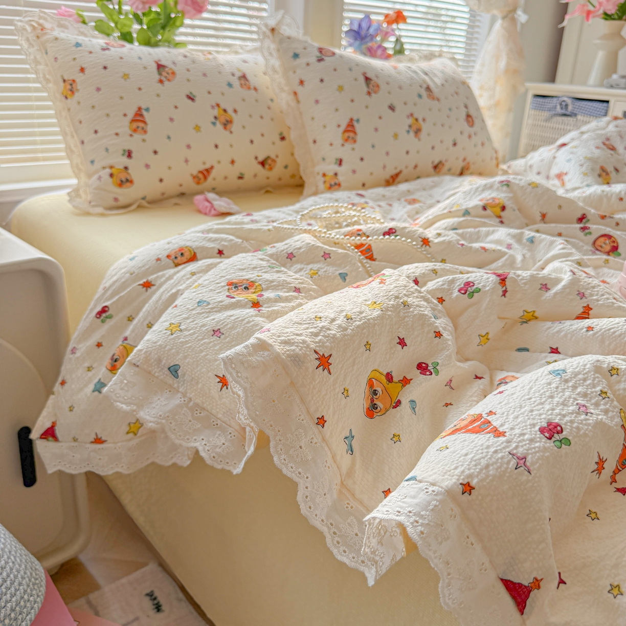 91家纺网 家纺一手货源 找家纺 玉海棠家纺 2026新款泡芙纱全棉纯棉蕾丝花边夏被-花笺系列（软乎乎的质感，治愈所有疲惫） 花笺-旧街星星