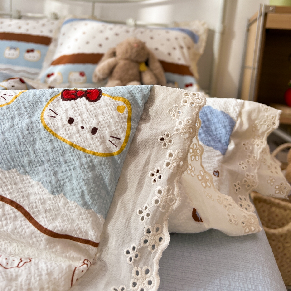 91家纺网 家纺一手货源 找家纺 十里居 2026新款A类全棉花边泡芙棉夏凉被 猫咪蓝