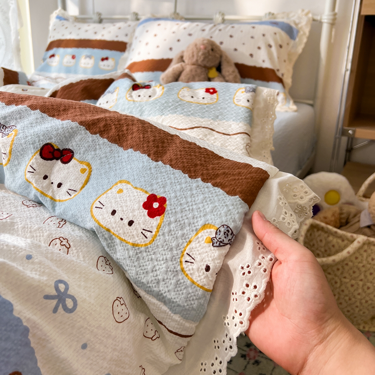 91家纺网 家纺一手货源 找家纺 十里居 2026新款A类全棉花边泡芙棉夏凉被 猫咪蓝