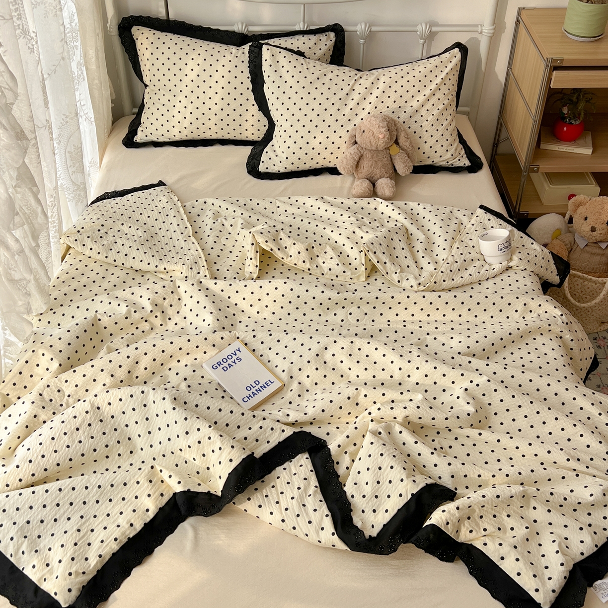 91家纺网 家纺一手货源 找家纺 十里居 2026新款A类全棉花边泡芙棉夏凉被 波点黑