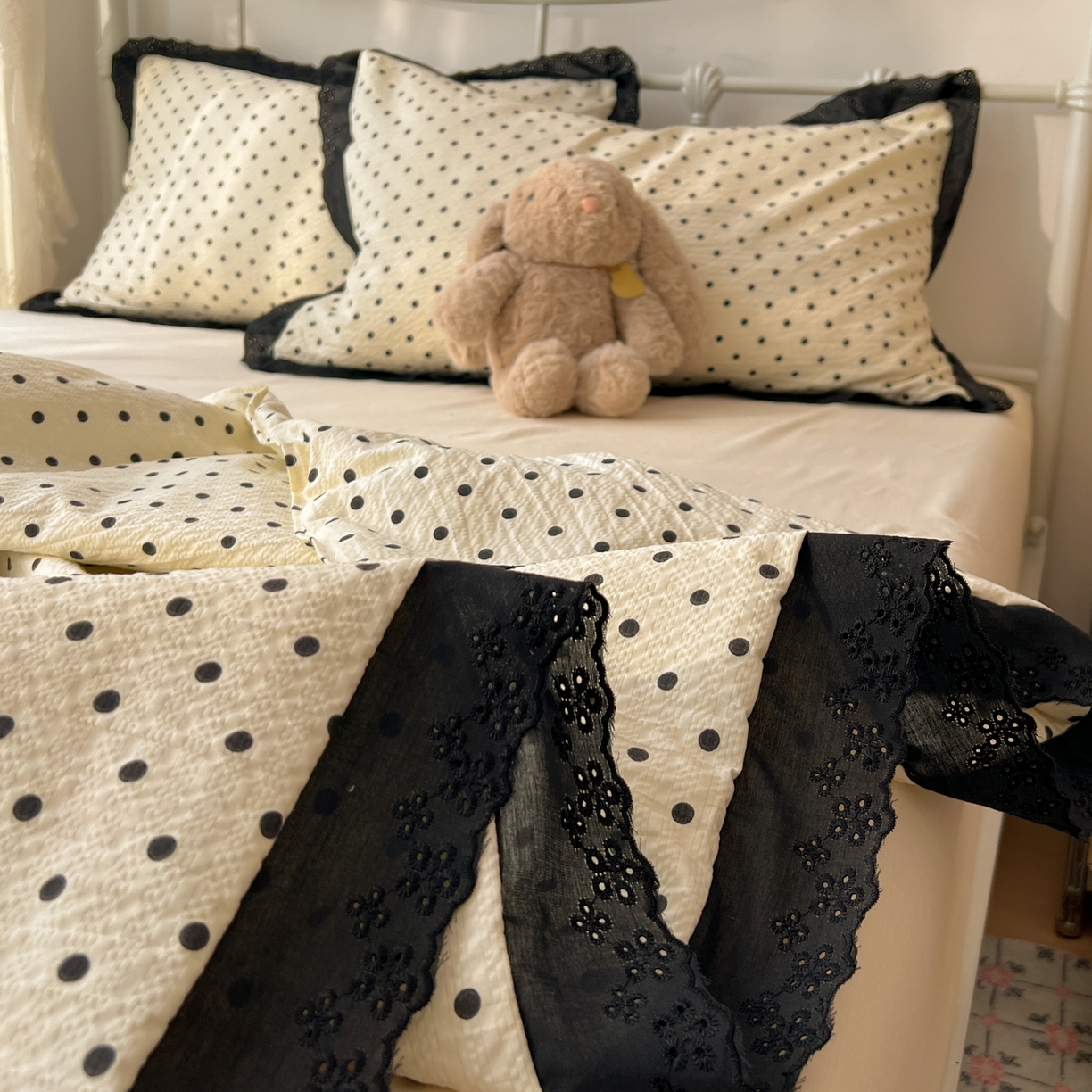 91家纺网 家纺一手货源 找家纺 十里居 2026新款A类全棉花边泡芙棉夏凉被 波点黑