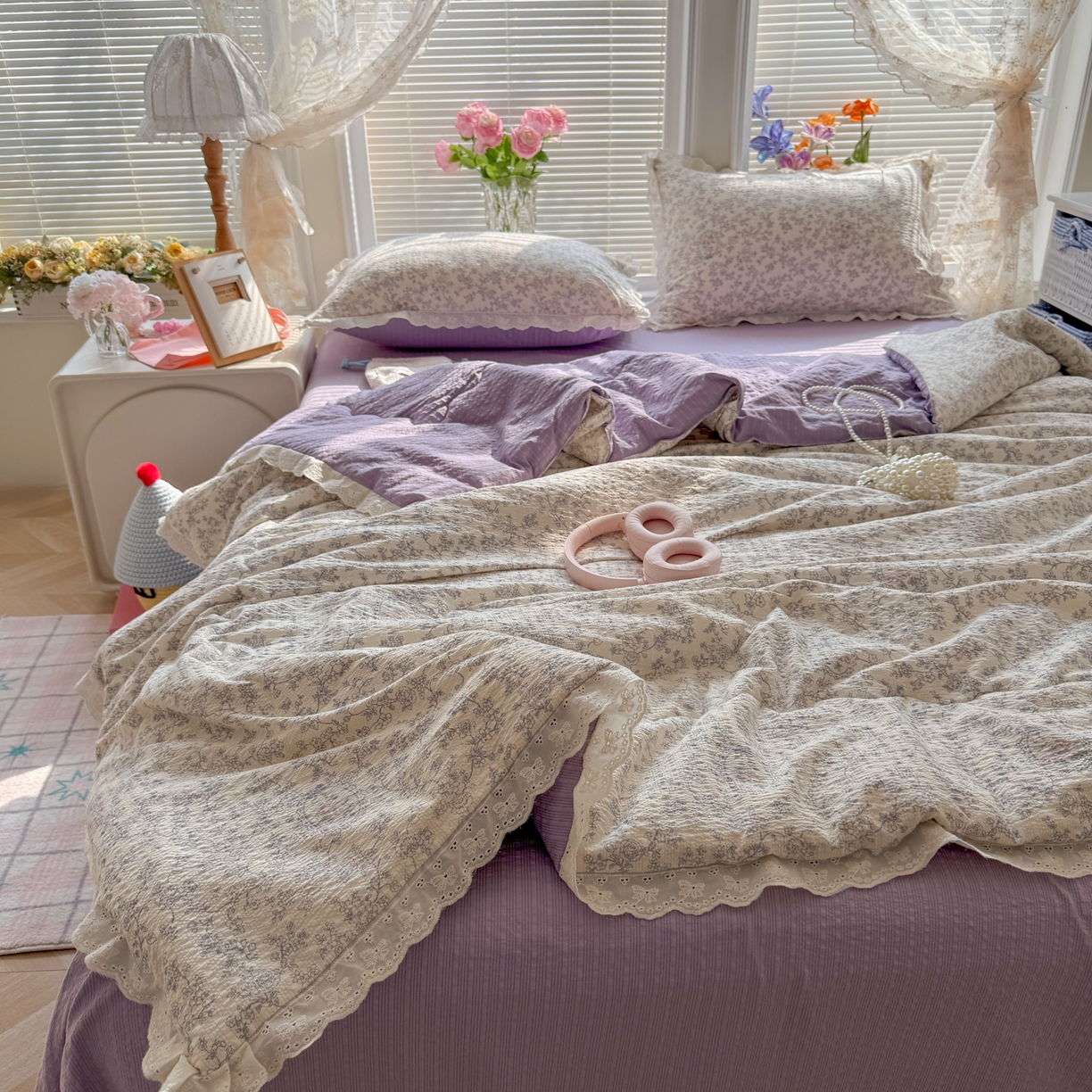 91家纺网 家纺一手货源 找家纺 玉海棠家纺 2026新款泡芙纱全棉纯棉蕾丝花边夏被-花笺系列（软乎乎的质感，治愈所有疲惫） 花笺-蕾丝花匣