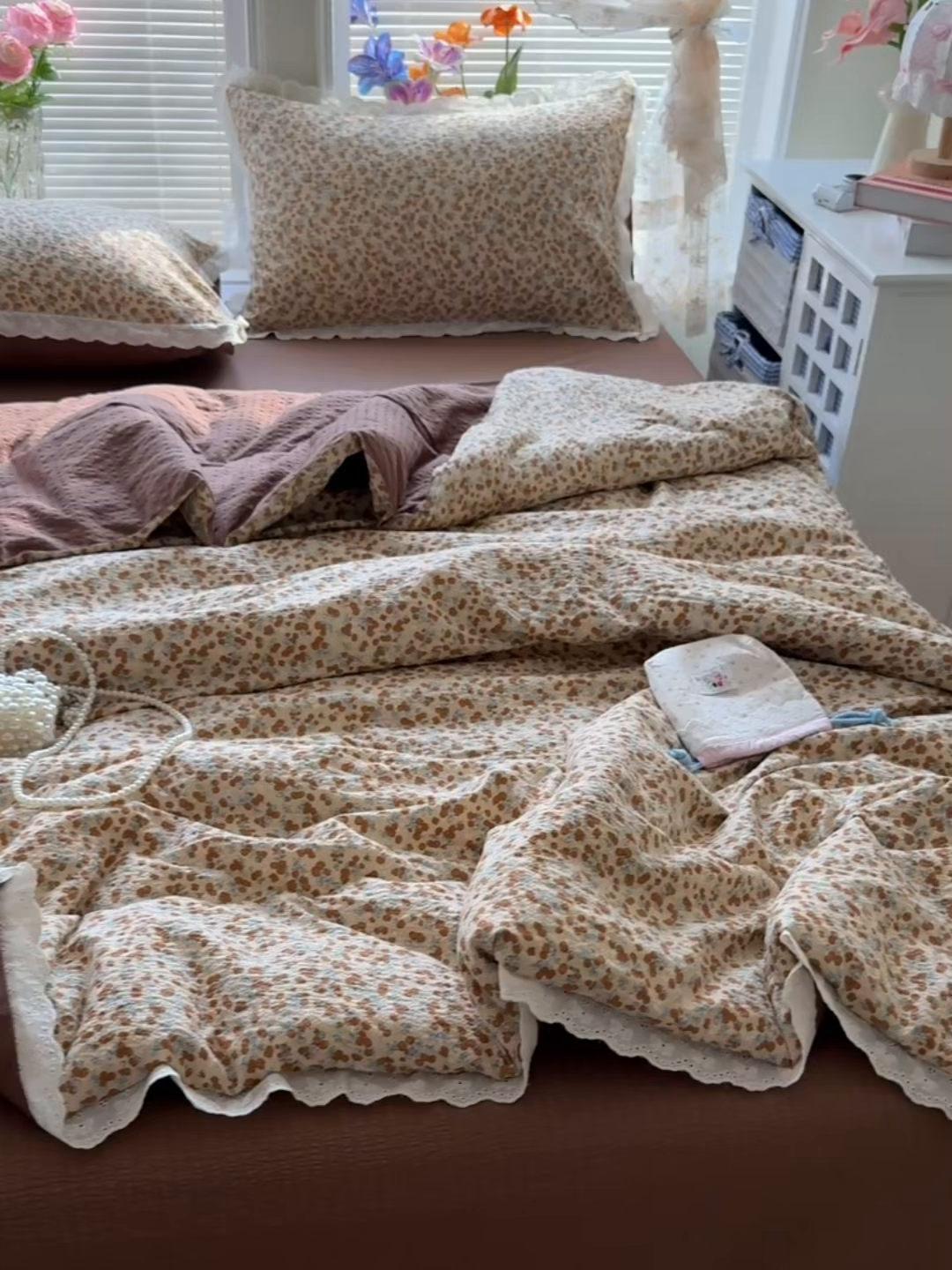 91家纺网 家纺一手货源 找家纺 玉海棠家纺 2026新款泡芙纱全棉纯棉蕾丝花边夏被-花笺系列（软乎乎的质感，治愈所有疲惫） 花笺-暖橘枝