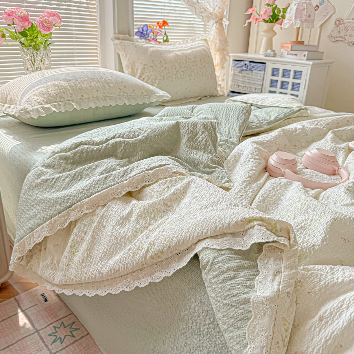 91家纺网 家纺一手货源 找家纺 玉海棠家纺 2026新款泡芙纱全棉纯棉蕾丝花边夏被-花笺系列（软乎乎的质感，治愈所有疲惫） 花笺-浅夏花信