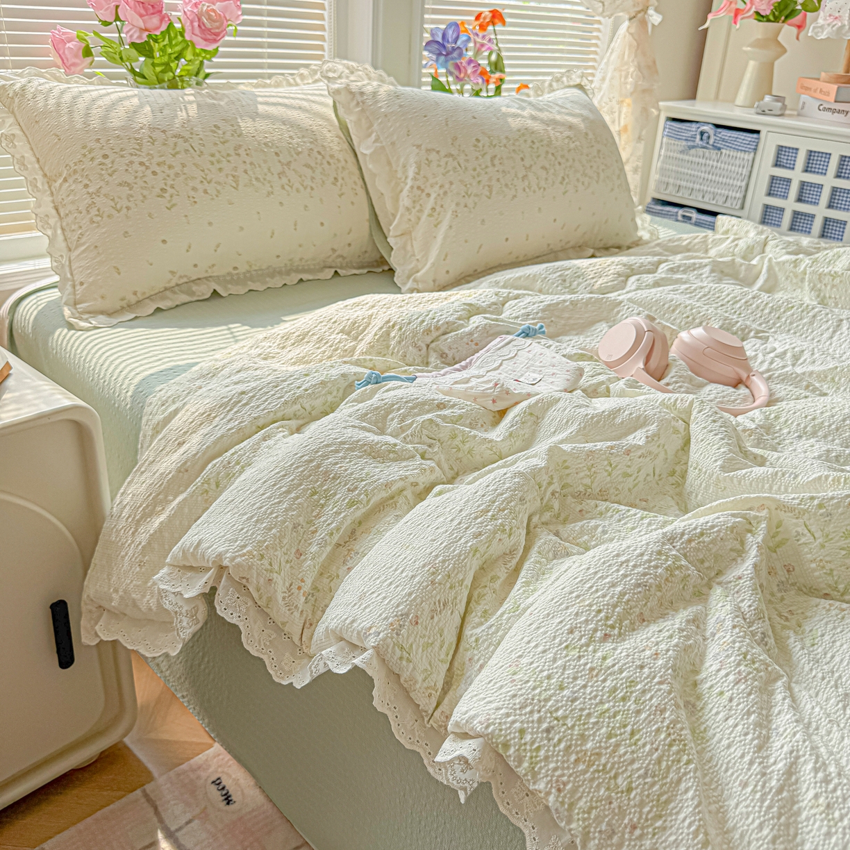 91家纺网 家纺一手货源 找家纺 玉海棠家纺 2026新款泡芙纱全棉纯棉蕾丝花边夏被-花笺系列（软乎乎的质感，治愈所有疲惫） 花笺-浅夏花信