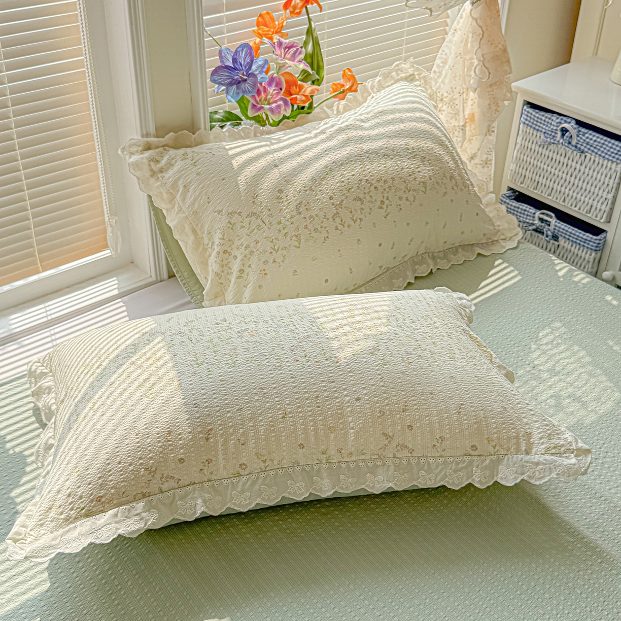 91家纺网 家纺一手货源 找家纺 玉海棠家纺 2026新款泡芙纱全棉纯棉蕾丝花边夏被-花笺系列（软乎乎的质感，治愈所有疲惫） 花笺-浅夏花信