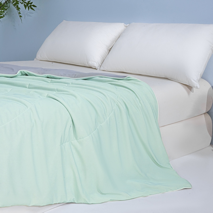 91家纺网 家纺一手货源 找家纺 库里梦家纺 2026春夏新款网红直播爆款A类锦氨深海水藻凉感被夏凉被空调被 水波绿-灰