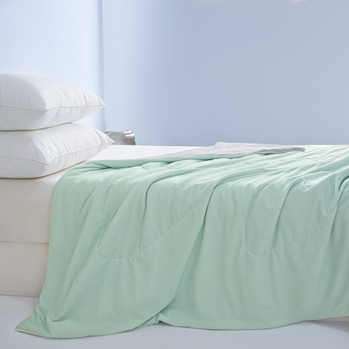 91家纺网 家纺一手货源 找家纺 库里梦家纺 2026春夏新款网红直播爆款A类锦氨深海水藻凉感被夏凉被空调被 水波绿-灰