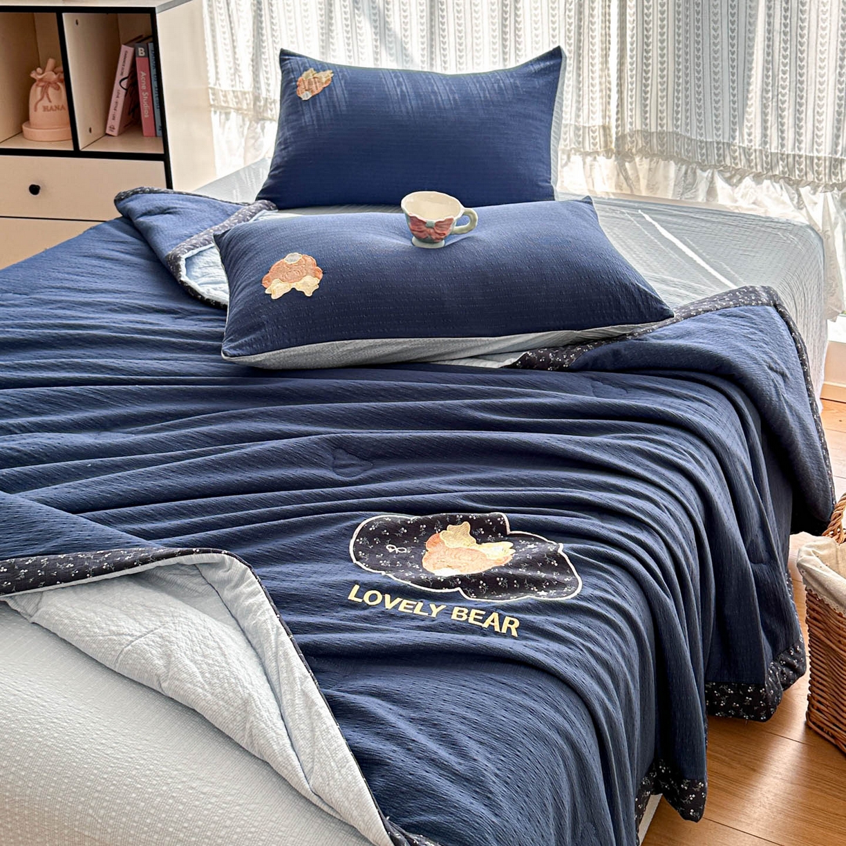 91家纺网 家纺一手货源 找家纺 玉海棠家纺 2026新款泡芙纱夏被夏凉被空调被贴布绣四件套-安妮公主系列 安妮公主-藏蓝