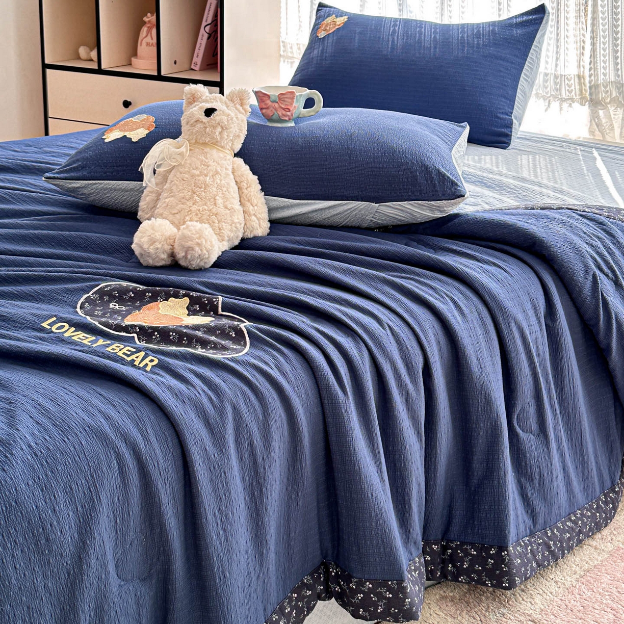 91家纺网 家纺一手货源 找家纺 玉海棠家纺 2026新款泡芙纱夏被夏凉被空调被贴布绣四件套-安妮公主系列 安妮公主-藏蓝