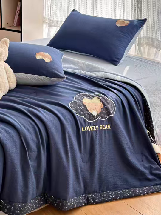 91家纺网 家纺一手货源 找家纺 玉海棠家纺 2026新款泡芙纱夏被夏凉被空调被贴布绣四件套-安妮公主系列 安妮公主-藏蓝