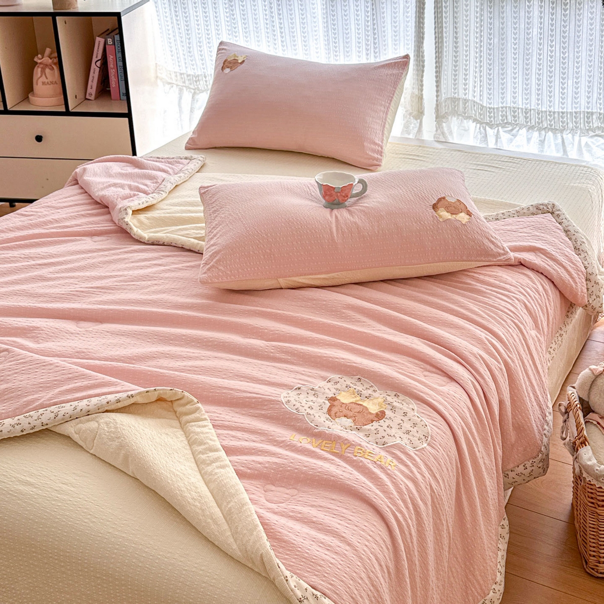 91家纺网 家纺一手货源 找家纺 玉海棠家纺 2026新款泡芙纱夏被夏凉被空调被贴布绣四件套-安妮公主系列 安妮公主-雅致粉