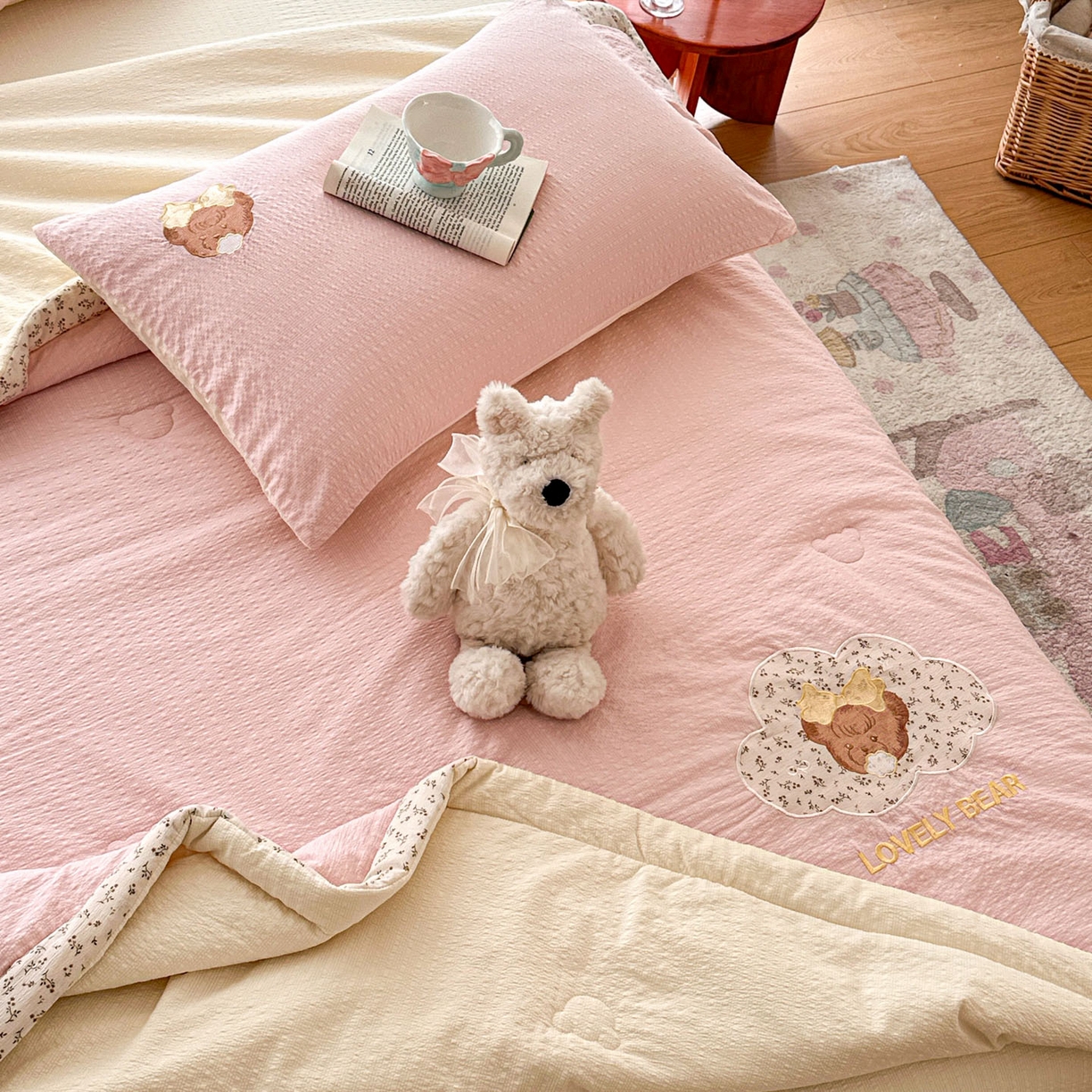 91家纺网 家纺一手货源 找家纺 玉海棠家纺 2026新款泡芙纱夏被夏凉被空调被贴布绣四件套-安妮公主系列 安妮公主-雅致粉