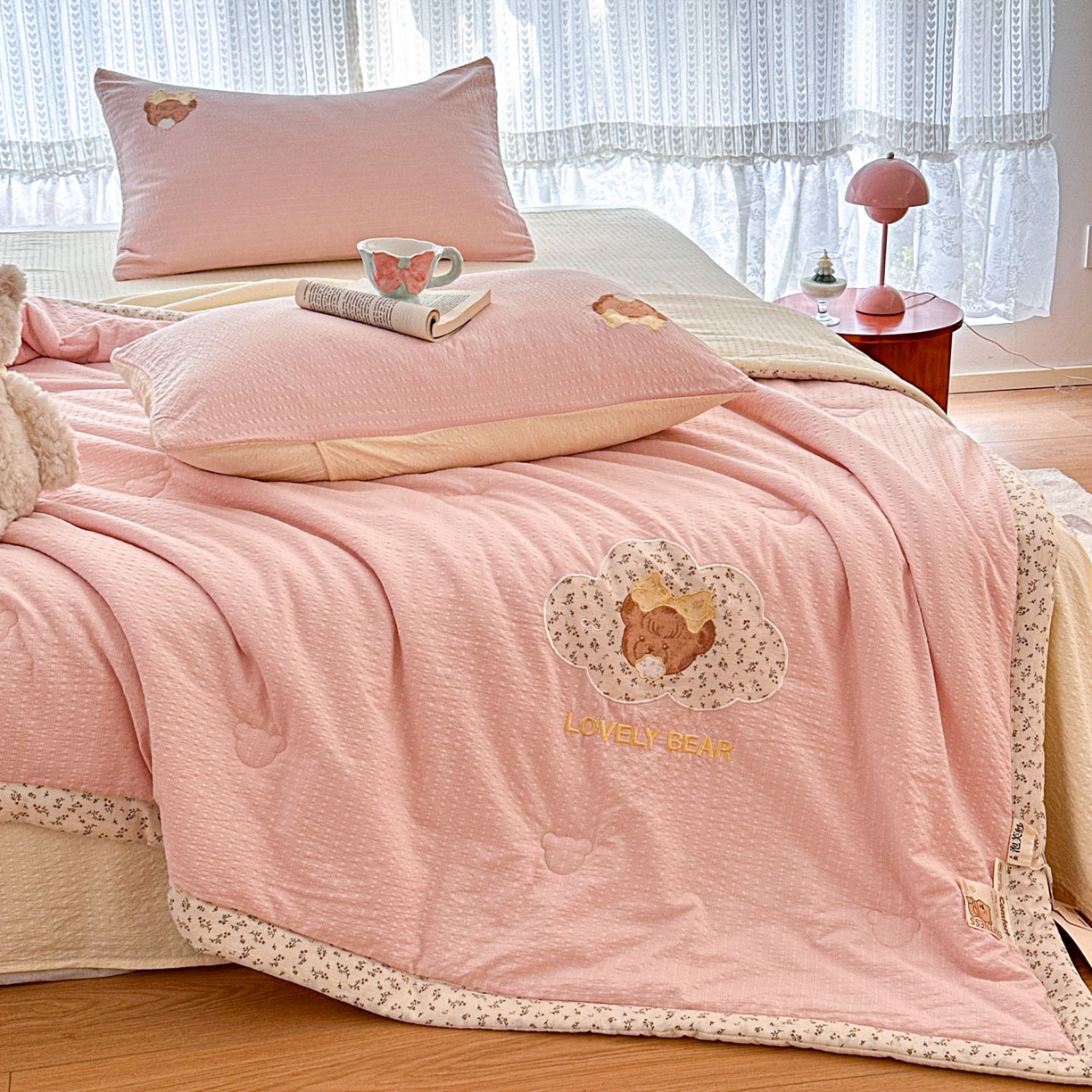 91家纺网 家纺一手货源 找家纺 玉海棠家纺 2026新款泡芙纱夏被夏凉被空调被贴布绣四件套-安妮公主系列 安妮公主-雅致粉