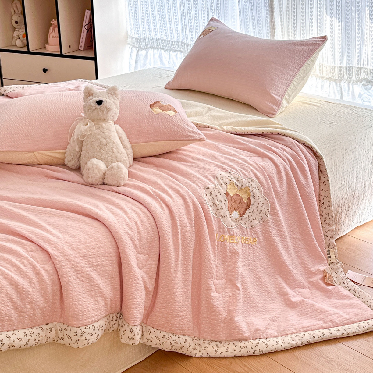 91家纺网 家纺一手货源 找家纺 玉海棠家纺 2026新款泡芙纱夏被夏凉被空调被贴布绣四件套-安妮公主系列 安妮公主-雅致粉