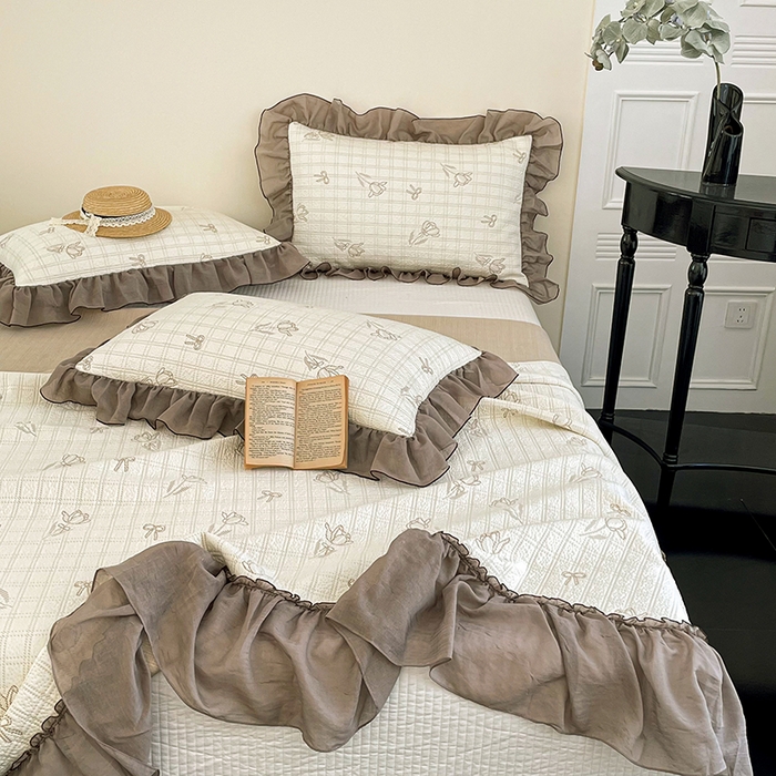 91家纺网 家纺一手货源 找家纺 红夫人 2026春夏新款韩式荷叶边高克重双色提花全凉感凉席三件套【单层不复合】 韩式花朝