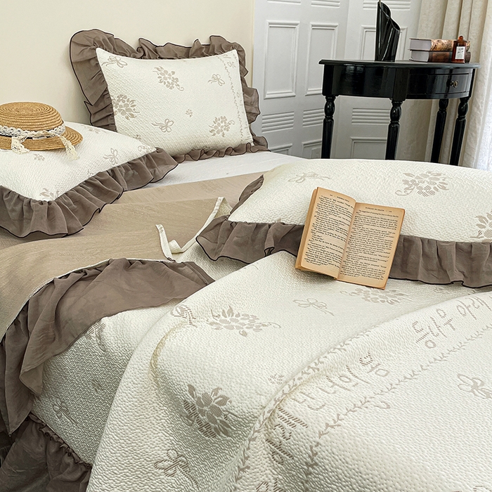 91家纺网 家纺一手货源 找家纺 （总）红夫人 2026春夏新款韩式荷叶边高克重双色提花全凉感凉席三件套【单层不复合】