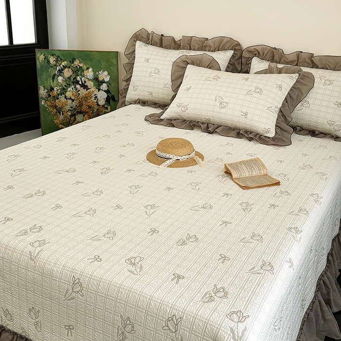 91家纺网 家纺一手货源 找家纺 红夫人 2026春夏新款韩式荷叶边高克重双色提花全凉感凉席三件套【单层不复合】 韩式花朝