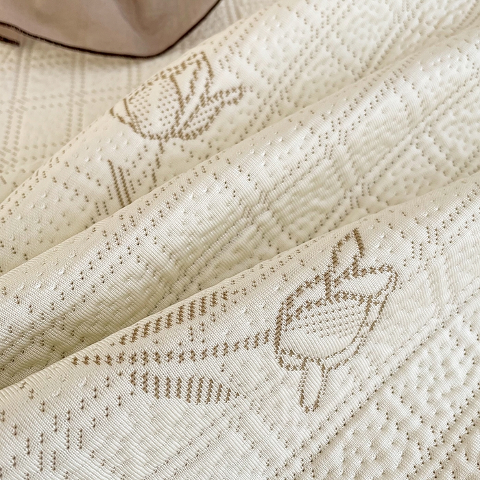 91家纺网 家纺一手货源 找家纺 红夫人 2026春夏新款韩式荷叶边高克重双色提花全凉感凉席三件套【单层不复合】 韩式花朝