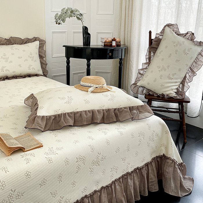 91家纺网 家纺一手货源 找家纺 红夫人 2026春夏新款韩式荷叶边高克重双色提花全凉感凉席三件套【单层不复合】 韩式棠梨