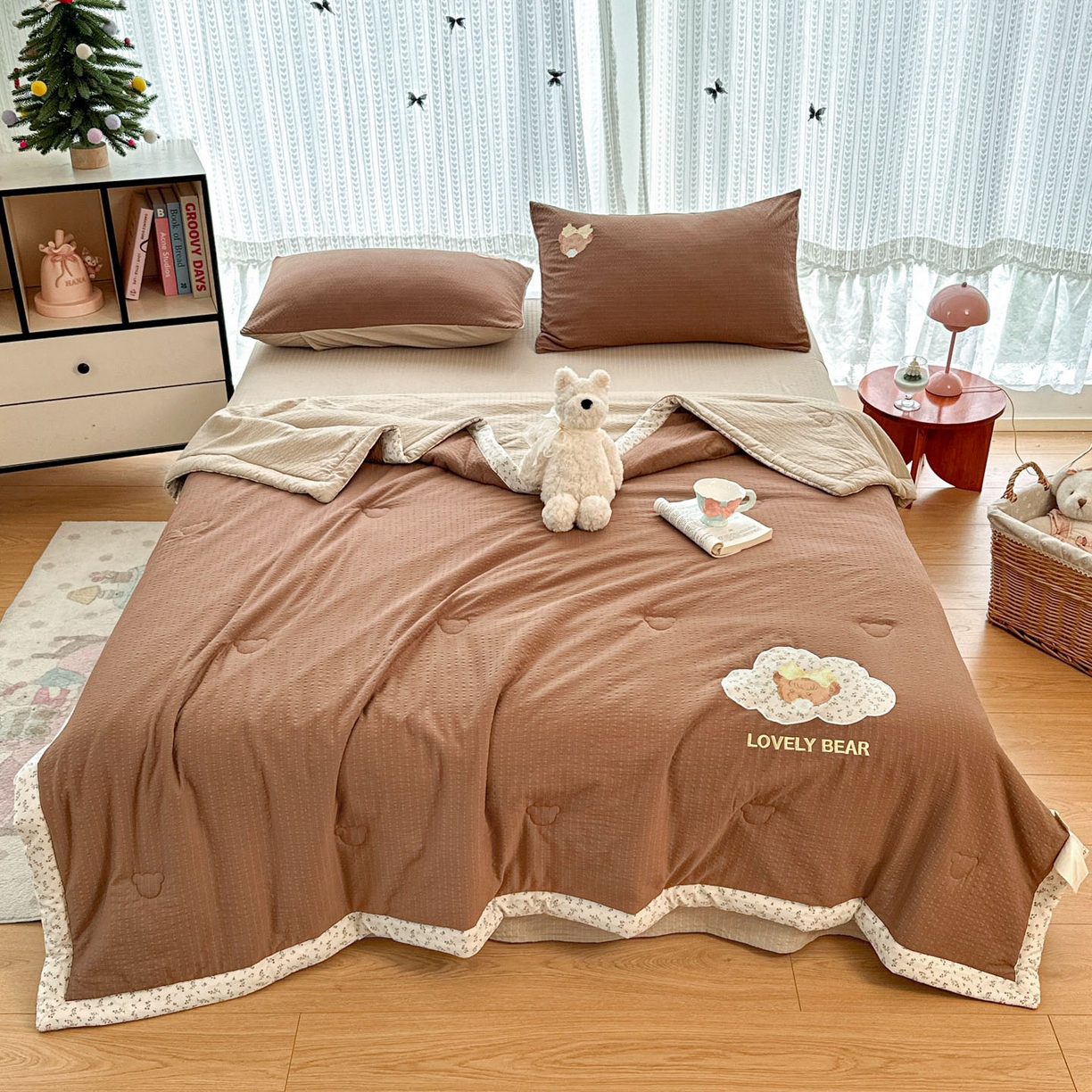 91家纺网 家纺一手货源 找家纺 玉海棠家纺 2026新款泡芙纱夏被夏凉被空调被贴布绣四件套-安妮公主系列 安妮公主-格调咖