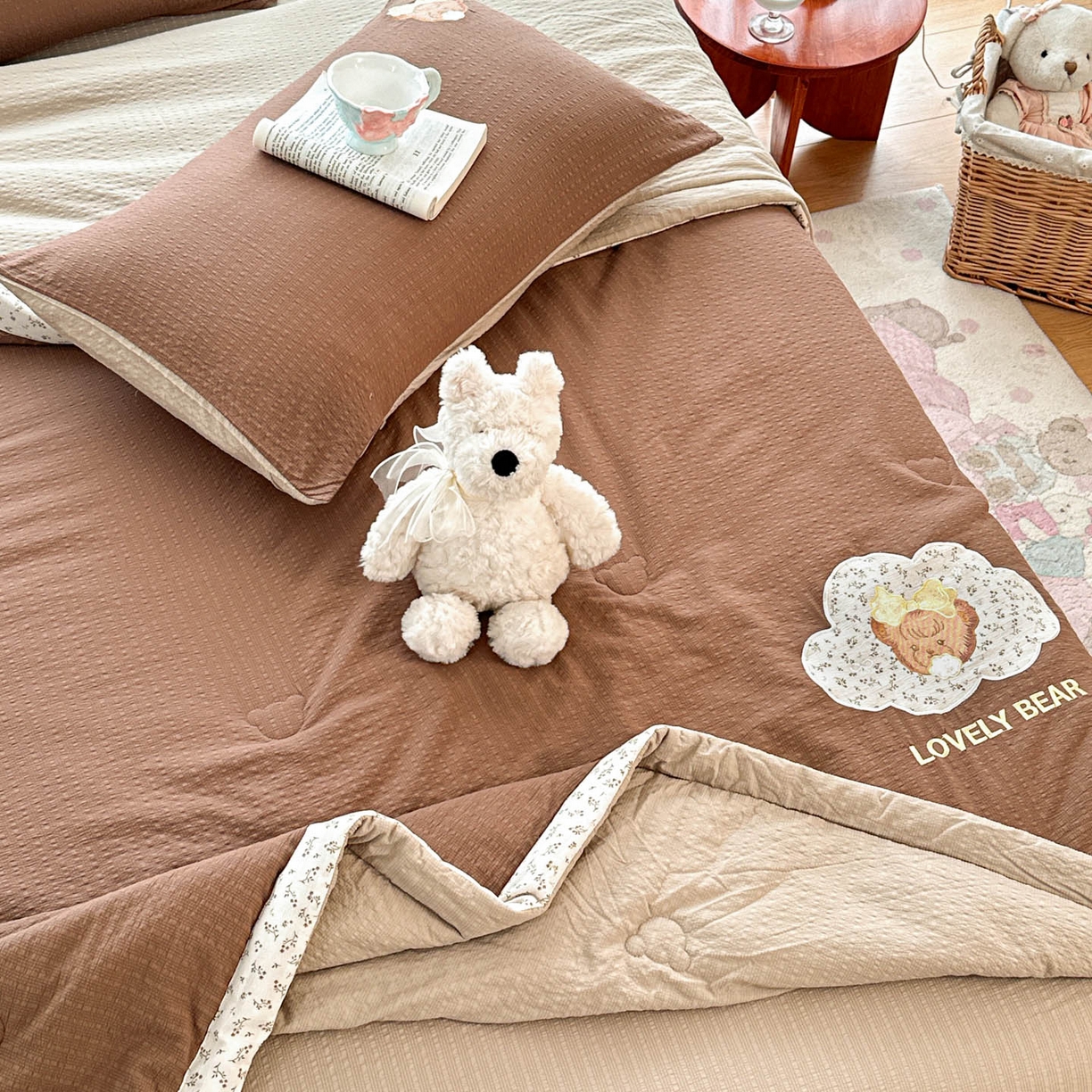 91家纺网 家纺一手货源 找家纺 玉海棠家纺 2026新款泡芙纱夏被夏凉被空调被贴布绣四件套-安妮公主系列 安妮公主-格调咖