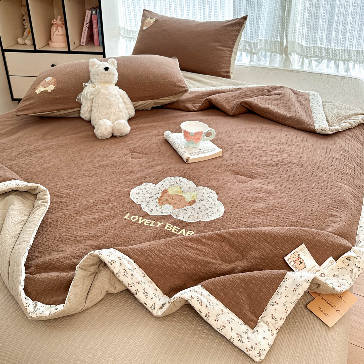 91家纺网 家纺一手货源 找家纺 玉海棠家纺 2026新款泡芙纱夏被夏凉被空调被贴布绣四件套-安妮公主系列 安妮公主-格调咖