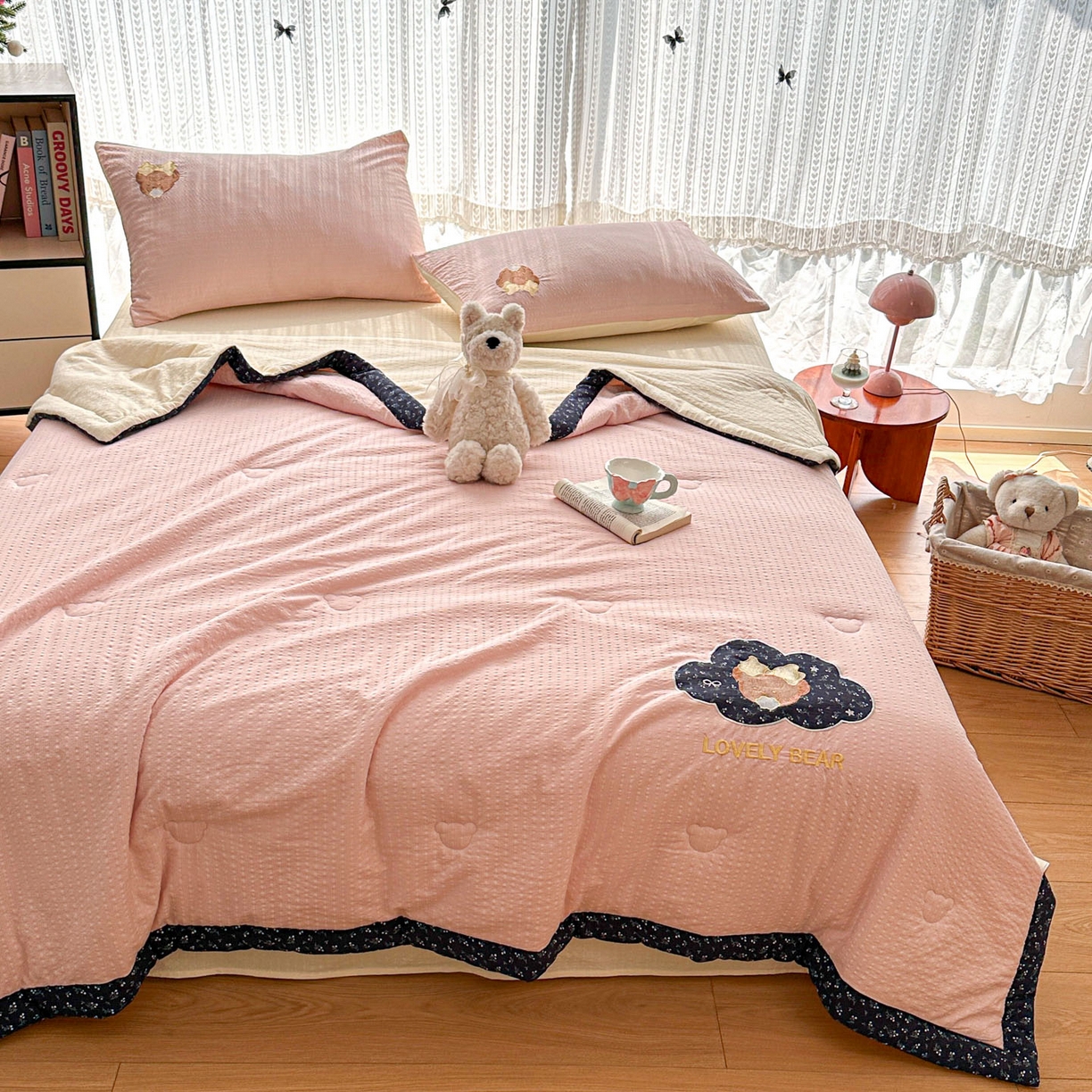 91家纺网 家纺一手货源 找家纺 玉海棠家纺 2026新款泡芙纱夏被夏凉被空调被贴布绣四件套-安妮公主系列 安妮公主-蓝粉