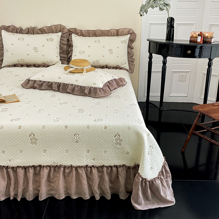 91家纺网 家纺一手货源 找家纺 红夫人 2026春夏新款韩式荷叶边高克重双色提花全凉感凉席三件套【单层不复合】 韩式迎风