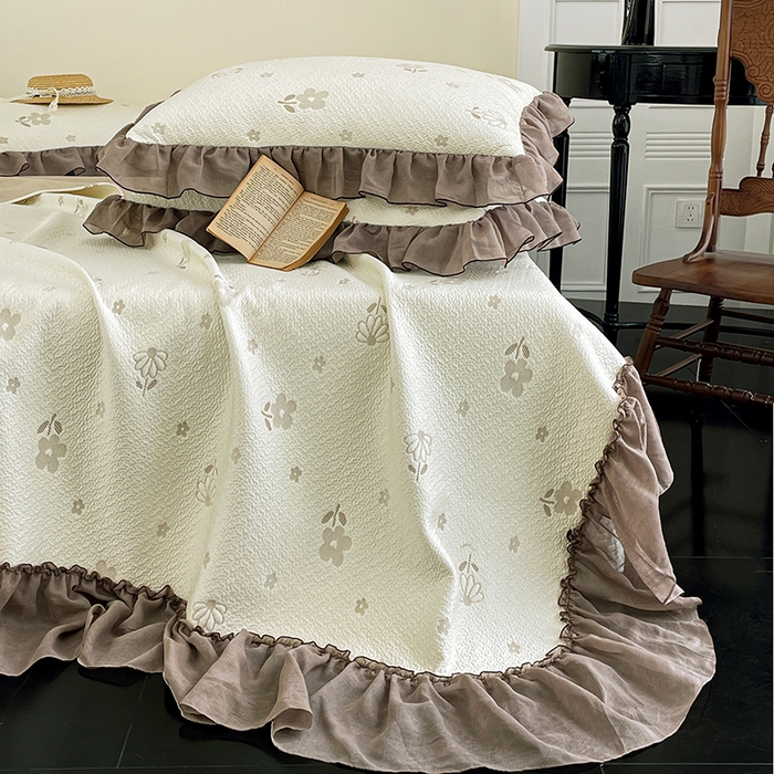 91家纺网 家纺一手货源 找家纺 红夫人 2026春夏新款韩式荷叶边高克重双色提花全凉感凉席三件套【单层不复合】 韩式迎风