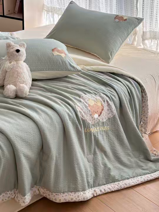 91家纺网 家纺一手货源 找家纺 玉海棠家纺 2026新款泡芙纱夏被夏凉被空调被贴布绣四件套-安妮公主系列 安妮公主-青草绿