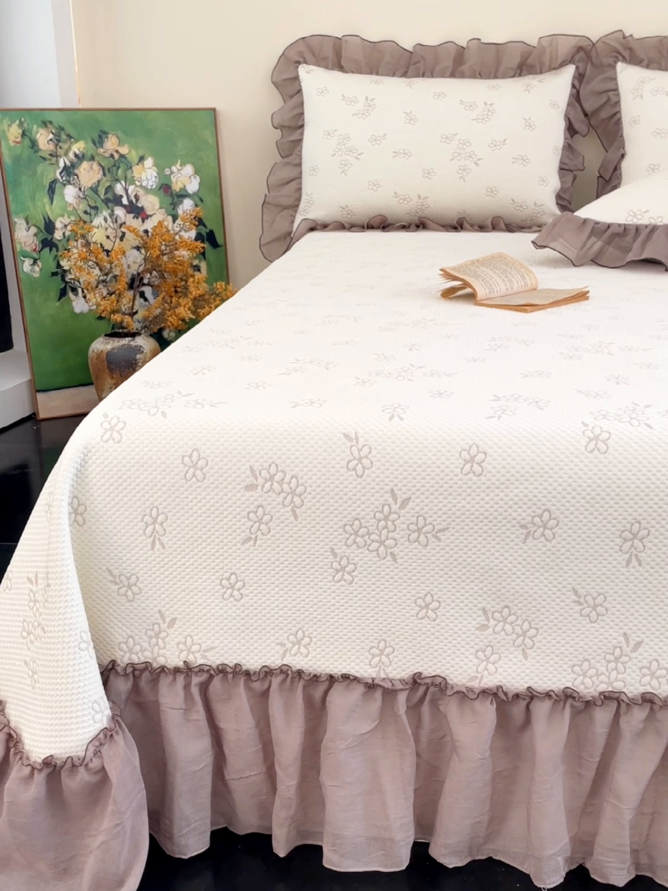 91家纺网 家纺一手货源 找家纺 红夫人 2026春夏新款韩式荷叶边高克重双色提花全凉感凉席三件套【单层不复合】 韩式棠梨