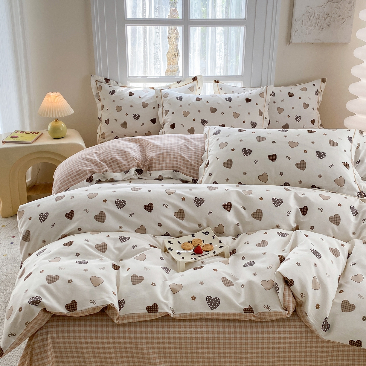 91家纺网 家纺一手货源 找家纺 钰锦铂2026新款直播爆款全棉四件套13070吊边床单一字绣印花纯棉三件套四件套 爱意随风-咖