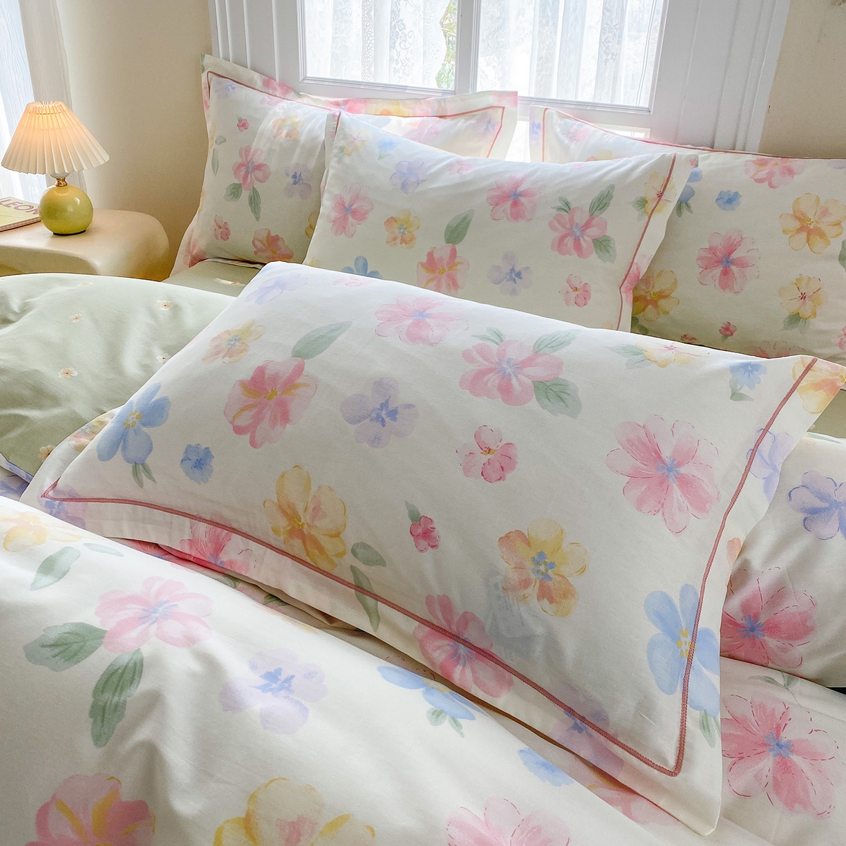 91家纺网 家纺一手货源 找家纺 钰锦铂2026新款直播爆款全棉四件套13070吊边床单一字绣印花纯棉三件套四件套 朵唯-米