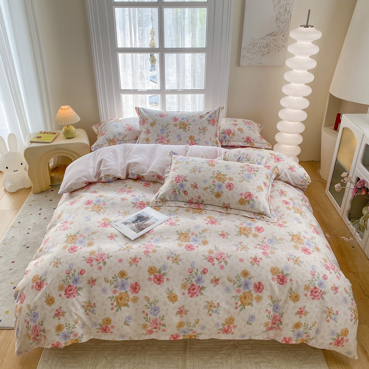 91家纺网 家纺一手货源 找家纺 钰锦铂2026新款直播爆款全棉四件套13070吊边床单一字绣印花纯棉三件套四件套 花萃清风-红