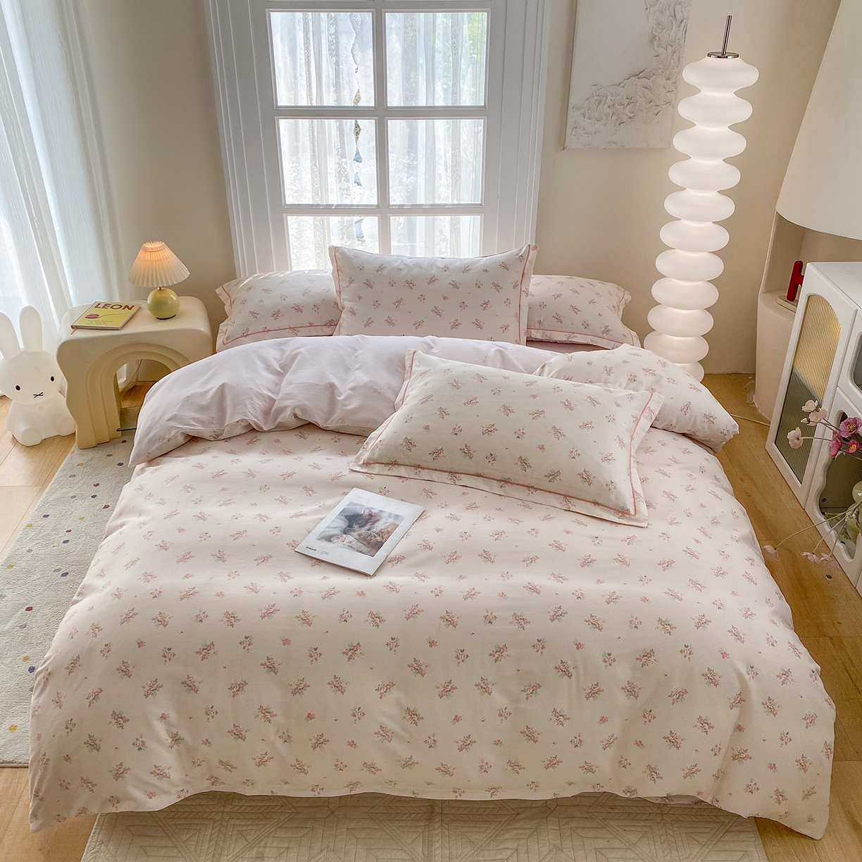 91家纺网 家纺一手货源 找家纺 钰锦铂2026新款直播爆款全棉四件套13070吊边床单一字绣印花纯棉三件套四件套 洛克庄园-粉