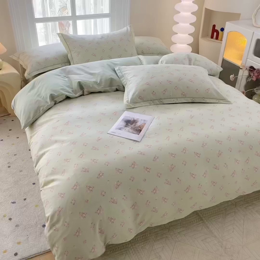 91家纺网 家纺一手货源 找家纺 钰锦铂2026新款直播爆款全棉四件套13070吊边床单一字绣印花纯棉三件套四件套 洛克庄园-绿
