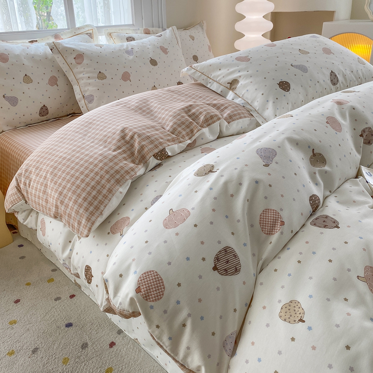 91家纺网 家纺一手货源 找家纺 钰锦铂2026新款直播爆款全棉四件套13070吊边床单一字绣印花纯棉三件套四件套 南瓜多多-米